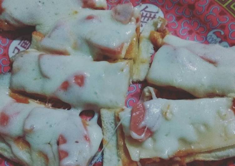 gambar untuk resep makanan Pizza roti tawar meat lovers