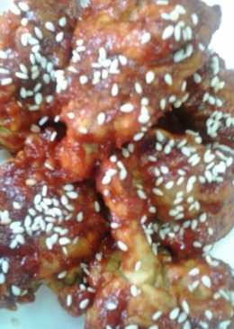 Yangnyeom Tongdak (Korean Spicy Fried Chicken)