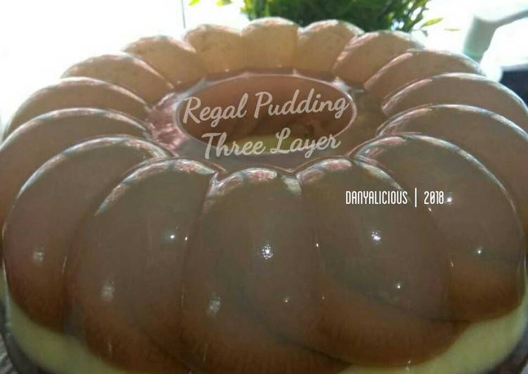 resep lengkap untuk Puding Regal Tiga Lapis