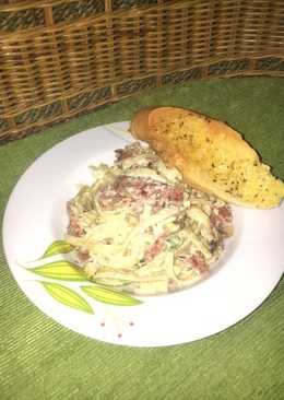 Fettuccine Carbonara + Garlic Bread