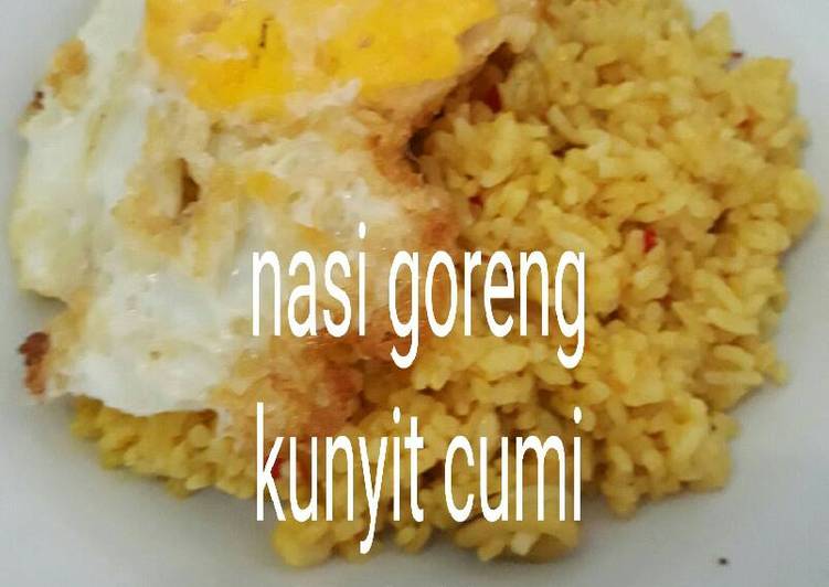 Resep Nasi goreng kunyit cumi with ndok ceplok By Ardhinarum Taftazani