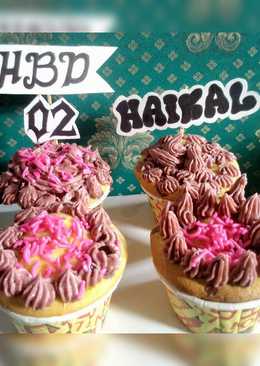 Cupcake ultah bikinan sendiri ðŸ˜€