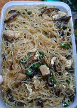 Oseng bihun jamur kuping