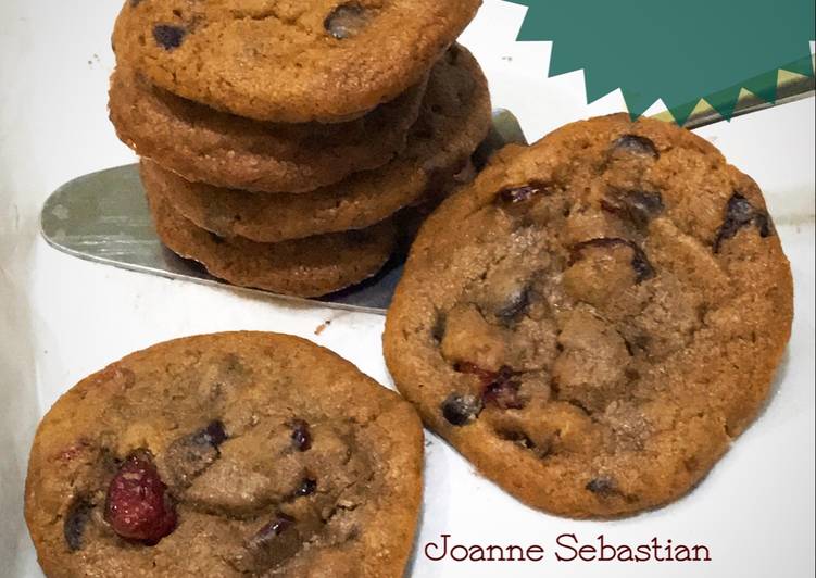 resep Chocochips Cranberry Chewy Cookies