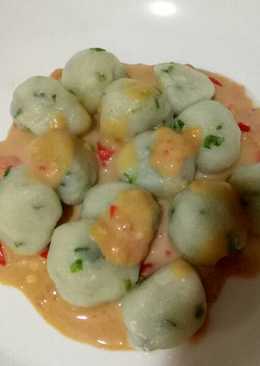 Cilok tepung beras, sambal kacang pedas