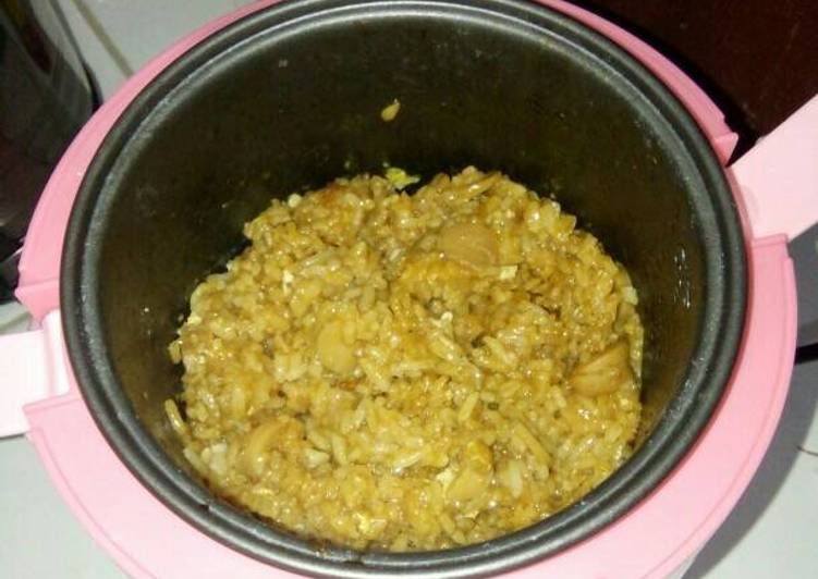 gambar untuk resep Nasi goreng sosis by rice cooker ala anak kost