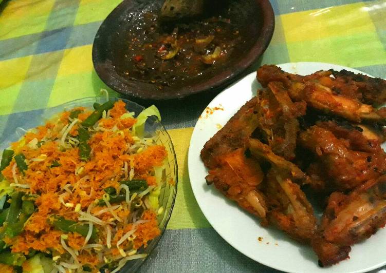 gambar untuk resep makanan Ayam Panggang, Urap-Urap, Sambel Petis