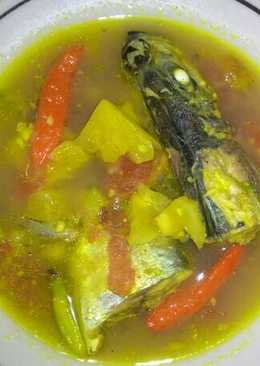 Ikan gembong masak kuning asam manis nanas