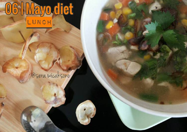 resep lengkap untuk Mayo day 6 - lunch | sup ayam keripik kentang