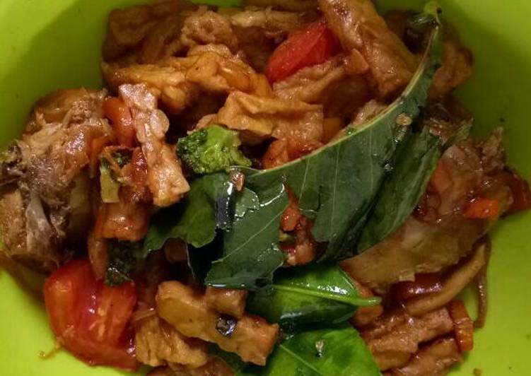 gambar untuk resep Tumis Tahu Tempe Sayur Ayam Kampung