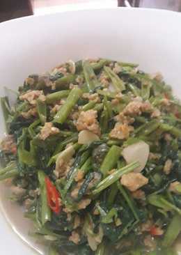 Tumis kangkung oncom