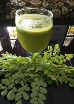 Jus daun kelor dan apel