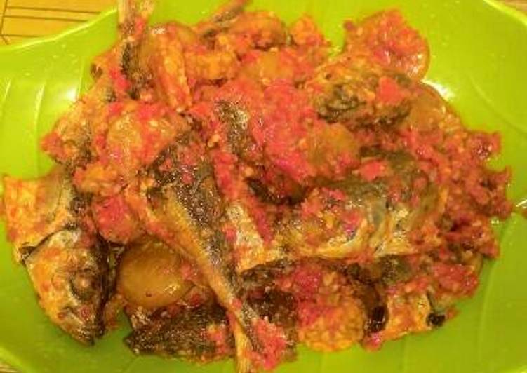 gambar untuk cara membuat Sambalado ikan tongkol jengkol padang