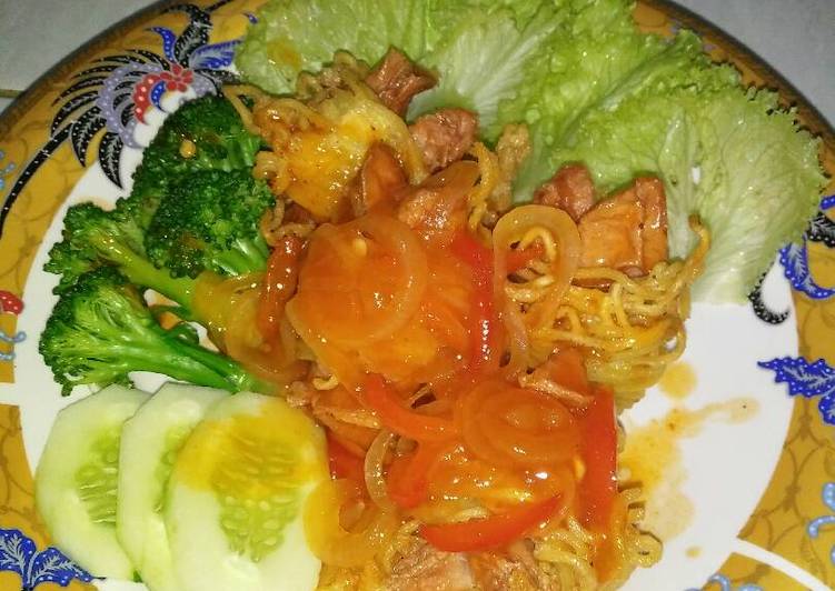 resep makanan Sosis gulung mie bumbu saus