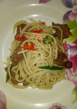 Tumis Spagethi Daging Sapi Lada Hitam