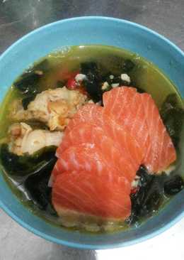 Spicy Miyeok Guk (Korean Seaweed Soup) with Chicken Wings and Slice of Salmon Sashimi