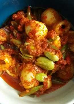 Balado pedas manis telur puyuh dan cumi