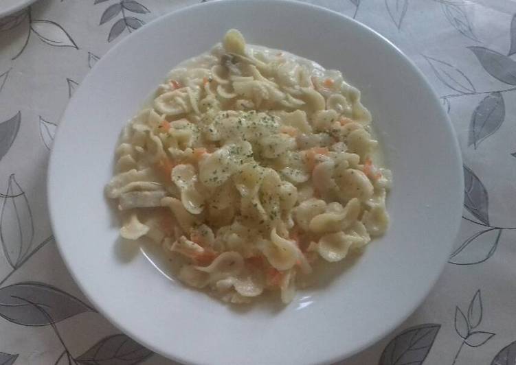 resep Farfalle with seafood carbonara