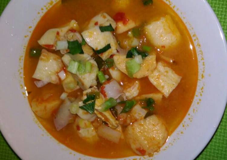 bahan dan cara membuat Tom Yum ala ala kuah merah, pr masakan #merahputih