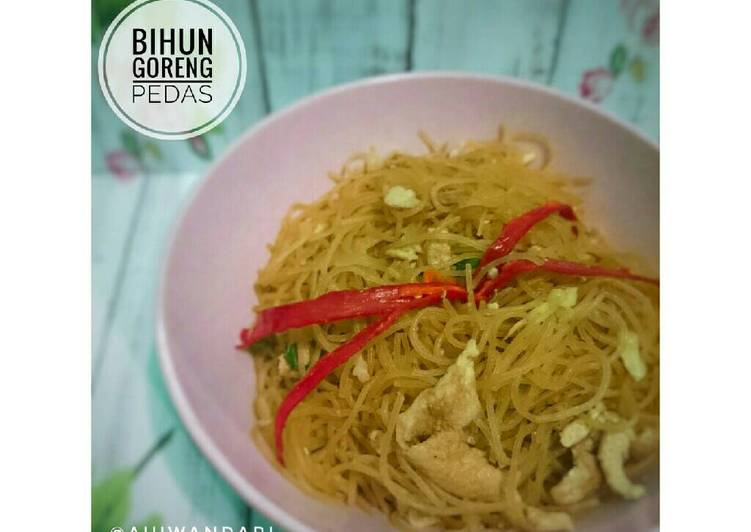 bahan dan cara membuat Bihun Goreng Pedas