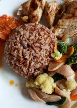 Nasi merah hainan ayam