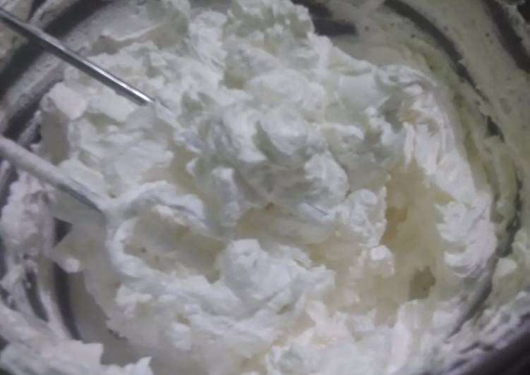 resep lengkap untuk Butter cream kokoh, milky cuma 20 menit