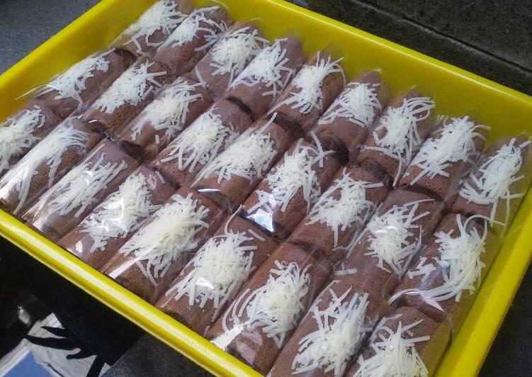 Resep Dadar gulung pisang coklat ala dapur ma2 AA - DAPUR MA2 AA