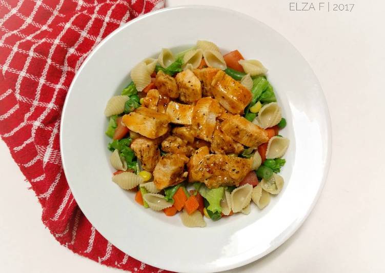 Resep Spicy Chicken Salad - Elza Simple Kitchen