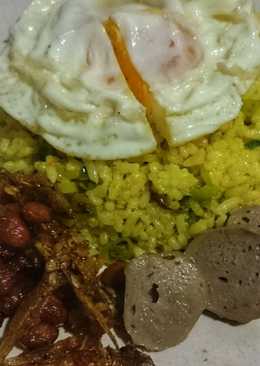 Nasi goreng kencur kunyit