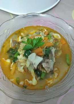 Sop ayam Dan sayuran