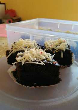 Mini steamed fudge brownies