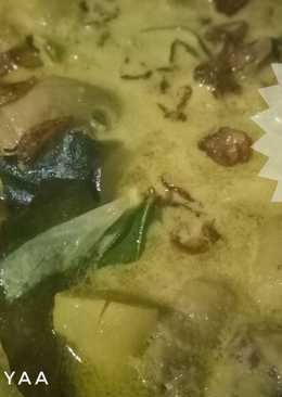Tongseng Ayam bumbu kuning kuah santan kental yang pedass #18