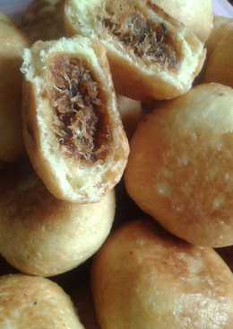 Roti goreng isi kelapa