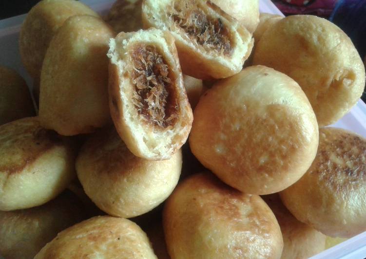 resep makanan Roti goreng isi kelapa