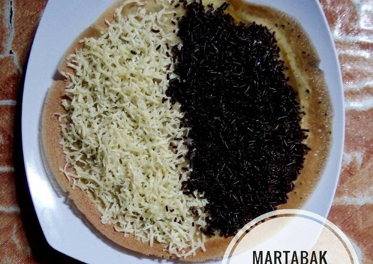 bahan dan cara membuat Martabak Manis Teflon