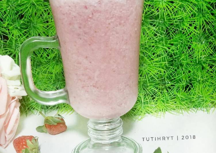 7. Strawberry banana smoothie