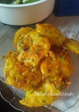 Bakwan jagung dan sayur kuning garing
