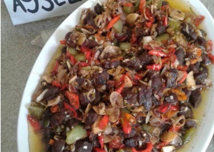 cara membuat Tumis Daging bumbu matah (porsi besar)