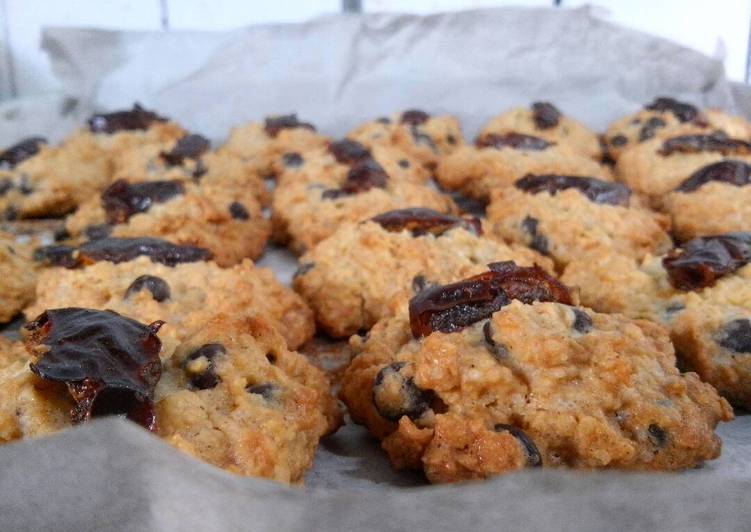 resep lengkap untuk Oatmeal Cinnamon Kurma Cookies