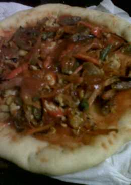 Pizza topping bakso and saus pecel