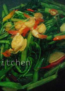 Tumis Kangkung Udang (beserta tips agar kangkung tetap hijau)