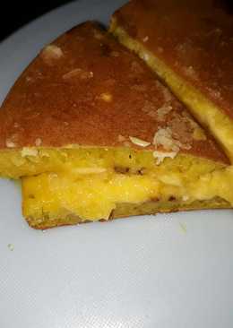 Martabak bangka dengan isian pisang keju