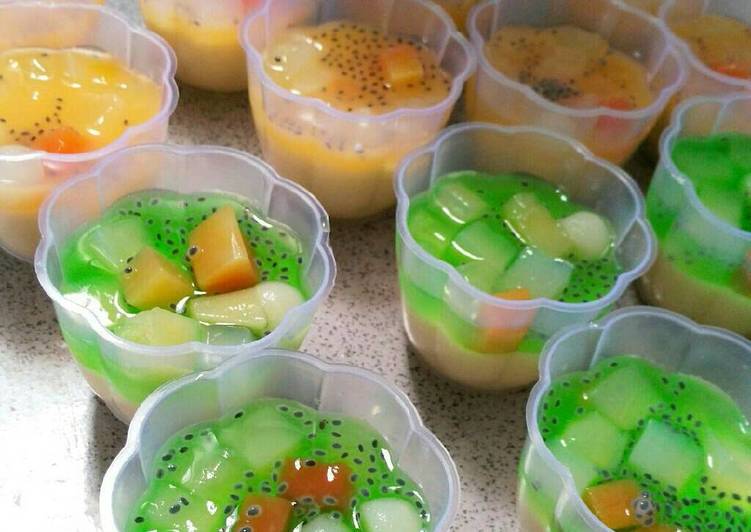 gambar untuk resep Pudding cocktail buah ala Mum Rorris