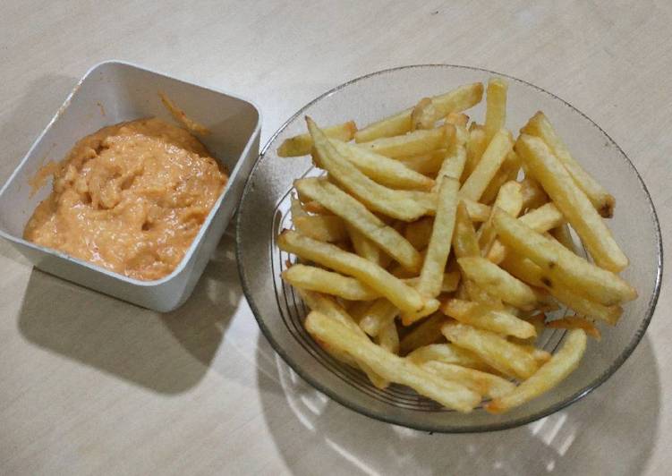 resep Homemade Frenchfries with cheese sauce / Kentang goreng