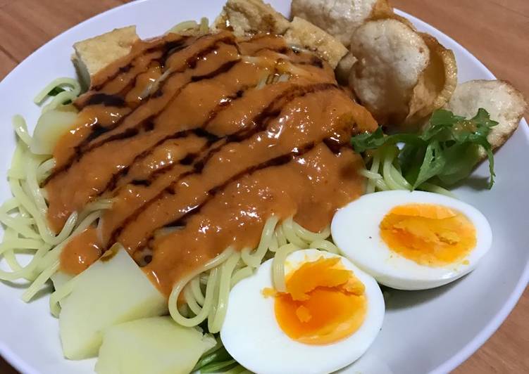 resep lengkap untuk Mie Pecel