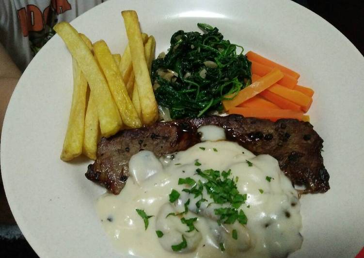 gambar untuk resep makanan Rib eye Steak with Mushroom Sauce