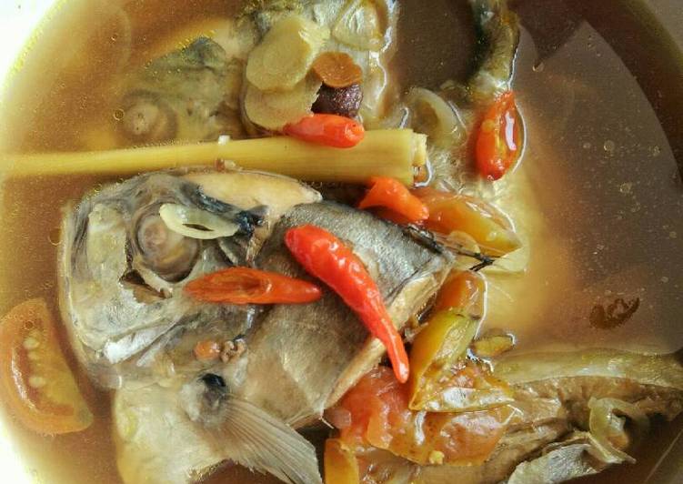 bahan dan cara membuat Pindang Ikan Kuwe