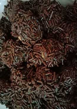 Bola bola cokelat/kuker rambutan