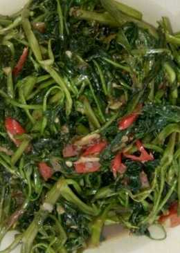 Tumis kangkung terasi