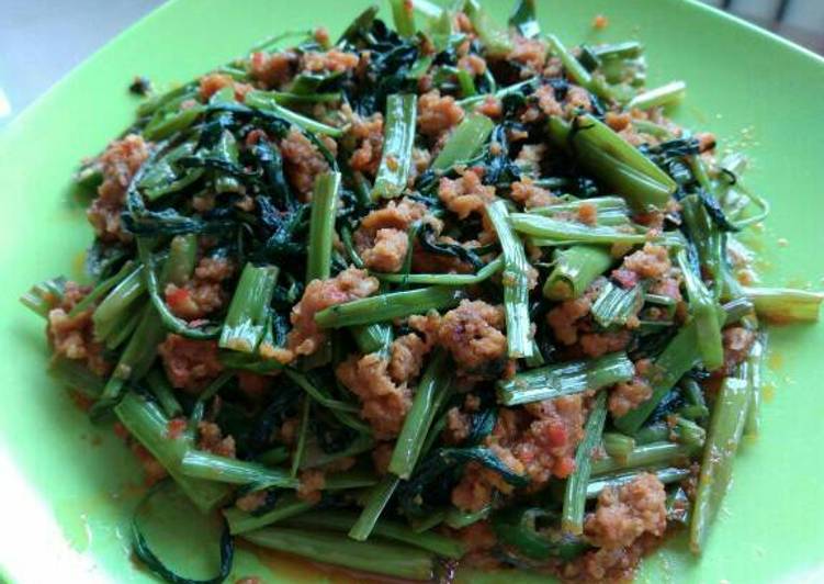 resep makanan Kangkung Tumis Oncom